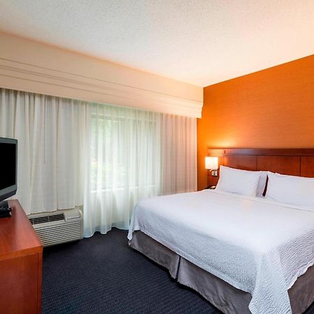 Courtyard By Marriott Atlanta Buford Mall Of Georgia Экстерьер фото