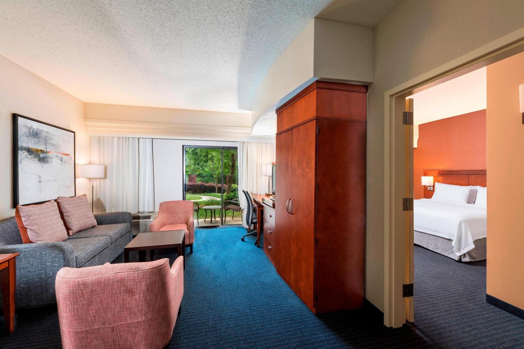 Courtyard By Marriott Atlanta Buford Mall Of Georgia Экстерьер фото