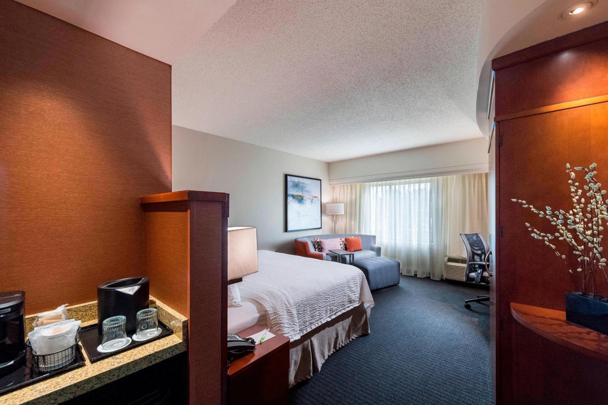 Courtyard By Marriott Atlanta Buford Mall Of Georgia Экстерьер фото