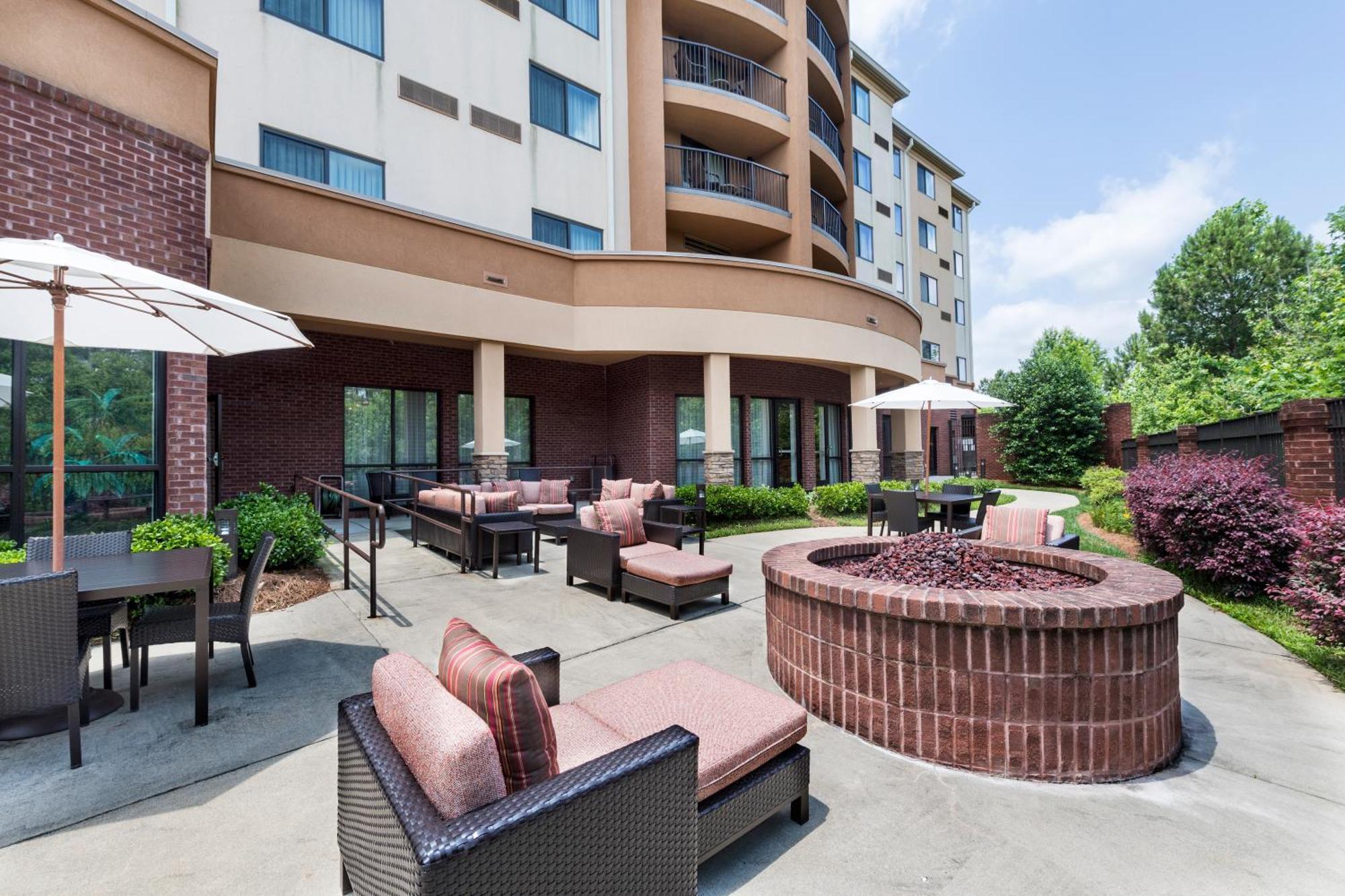 Courtyard By Marriott Atlanta Buford Mall Of Georgia Экстерьер фото